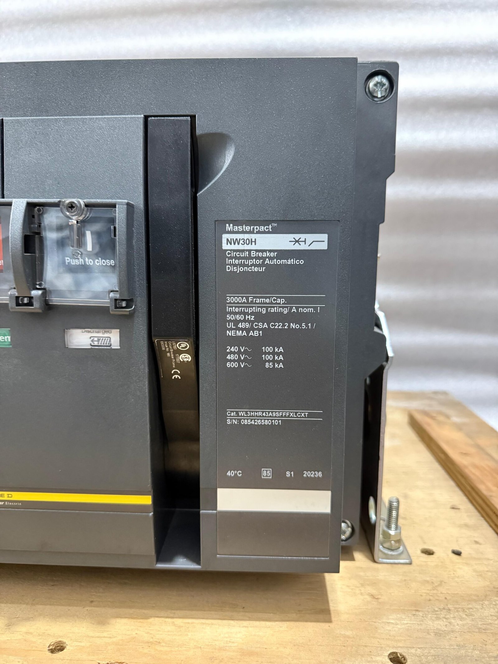 SQUARE D NW30H MASTERPACT CIRCUIT BREAKER 3000AMP NEW