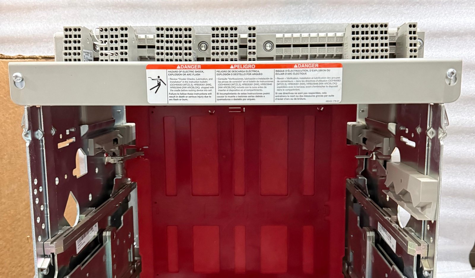 SQUARE D NW30H MASTERPACT CIRCUIT BREAKER 3000AMP NEW