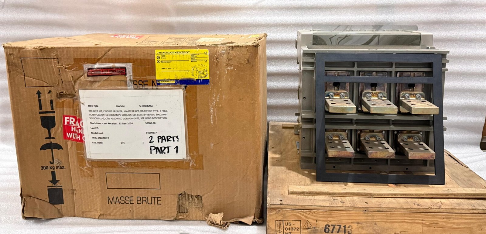 SQUARE D NW30H MASTERPACT CIRCUIT BREAKER 3000AMP NEW